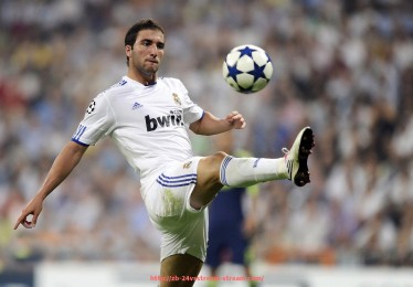 24VS体育直播-世俱杯阵型切换前后球队控球率变化与战术调整解读